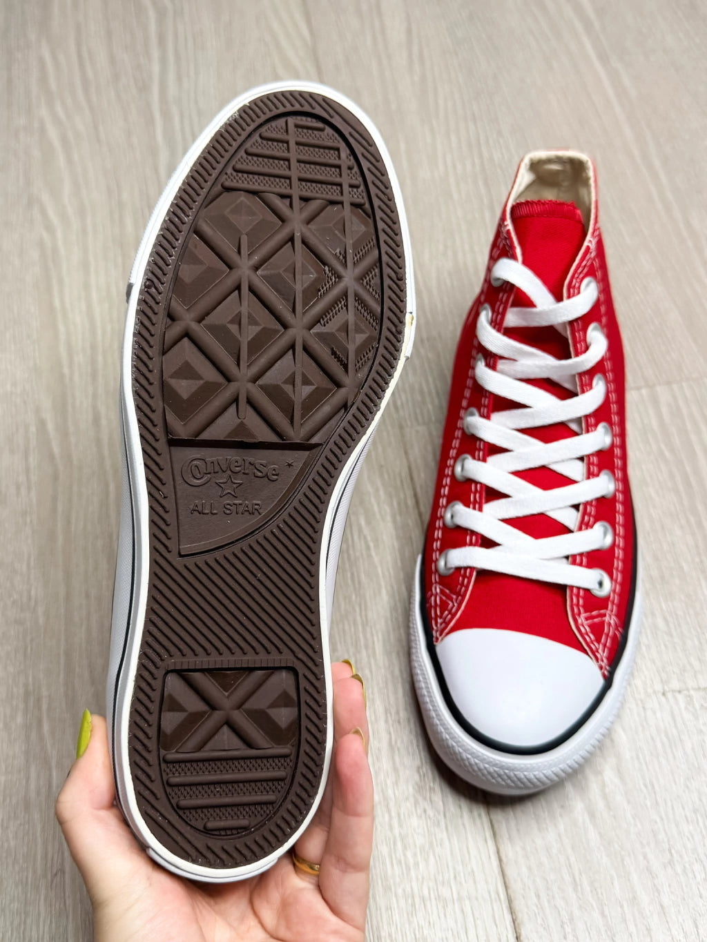 TENIS ALL STAR CHUCK TAYLOR CANO ALTO - VERMELHO