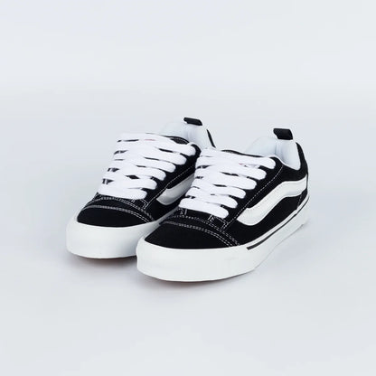VNS Knu Skool — Preto e Branco