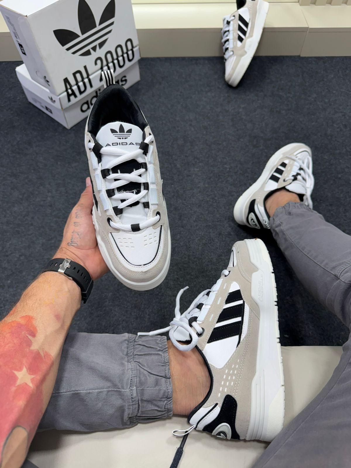 Adidas 2000 Premium Bege Claro