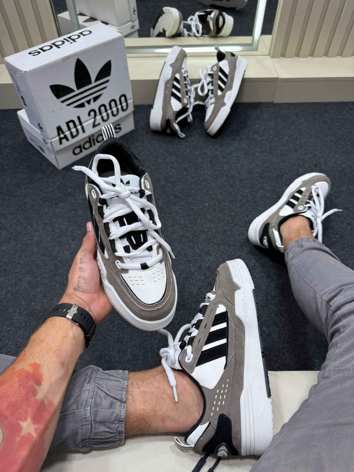 Adidas 2000 Premium Cinza Branco Preto