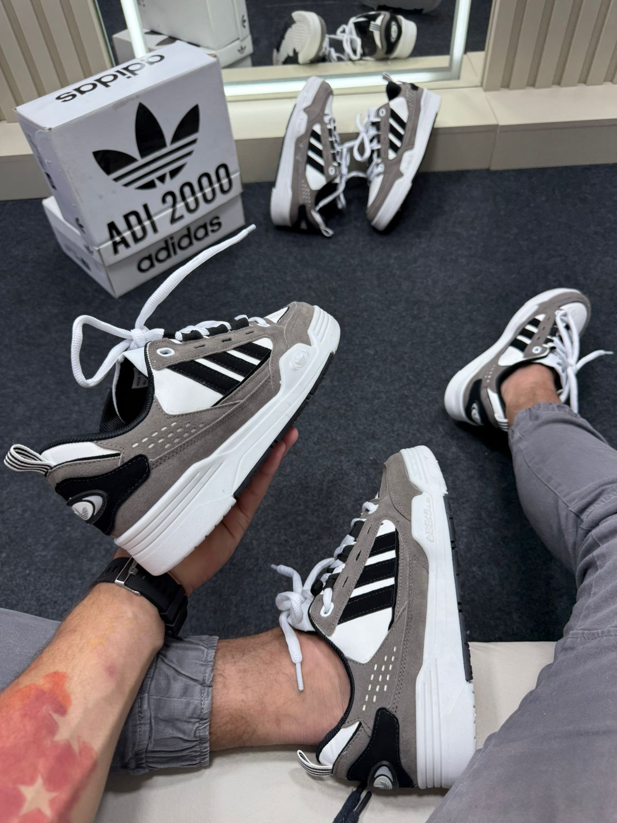 Adidas 2000 Premium Cinza Branco Preto