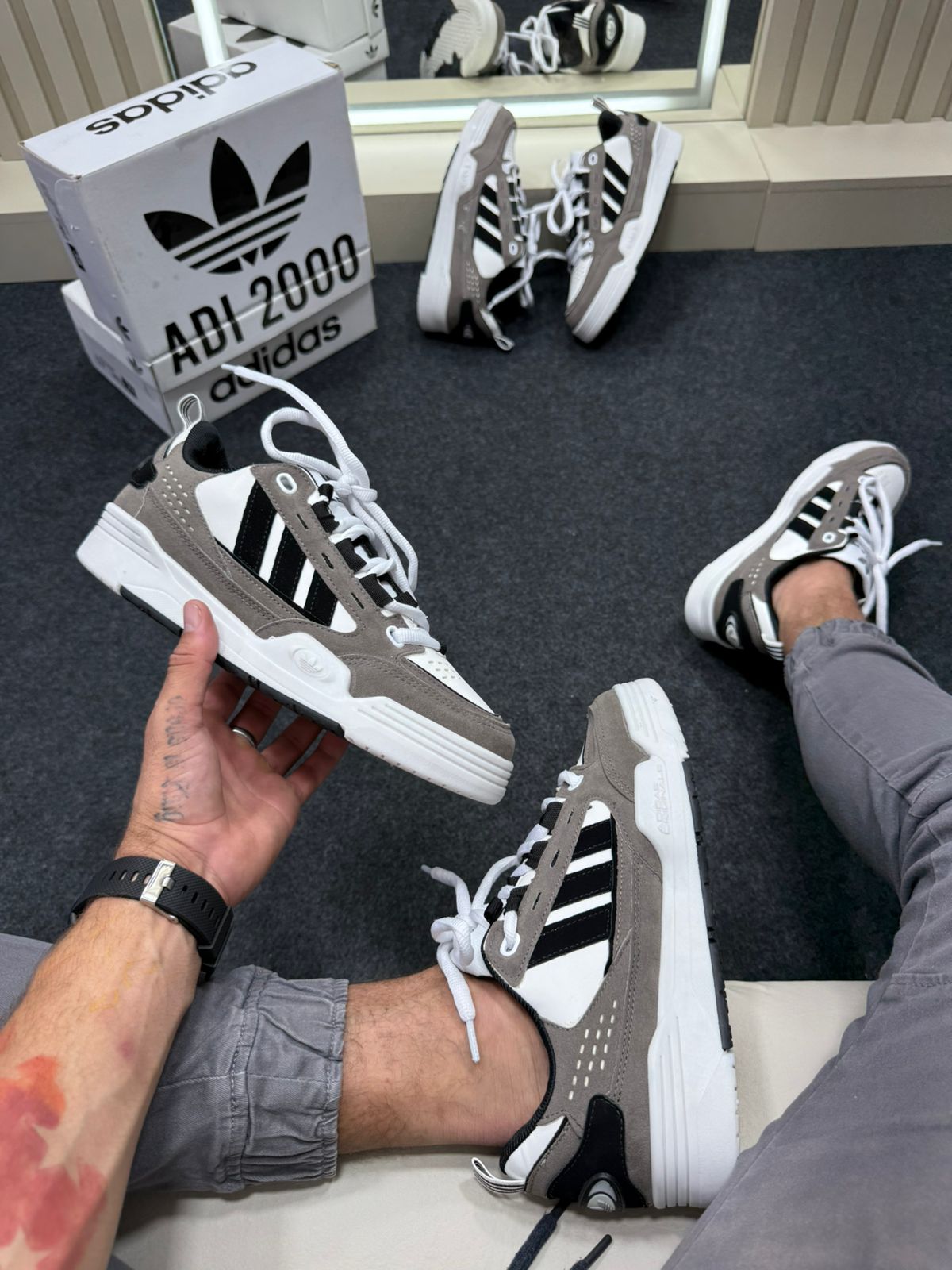 Adidas 2000 Premium Cinza Branco Preto