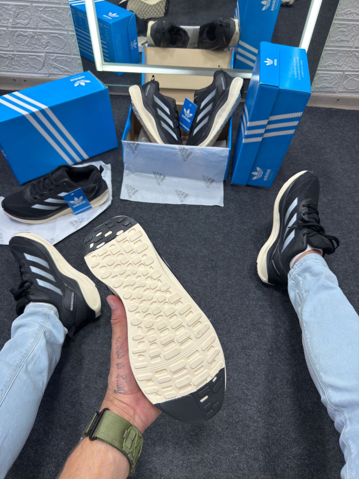 Adidas Adizero Boston 12 Preto e Branco Atacado