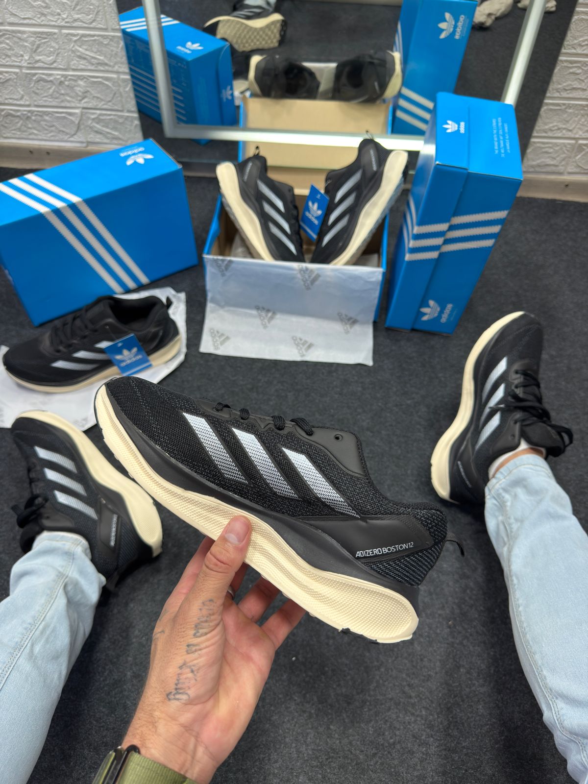 Adidas Adizero Boston 12 Preto e Branco Atacado