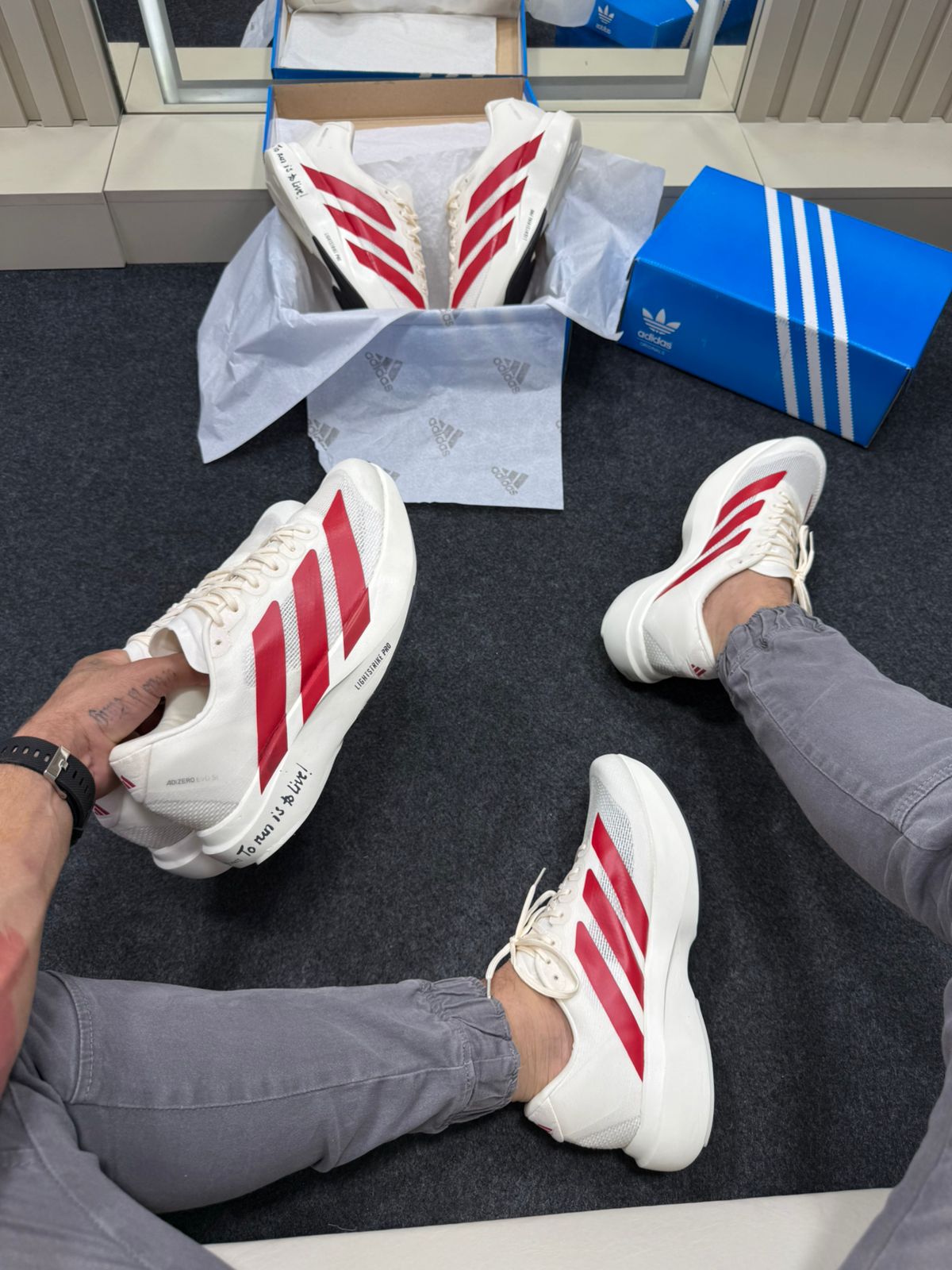 Adidas Adizero Evo SL Off White e Vermelho