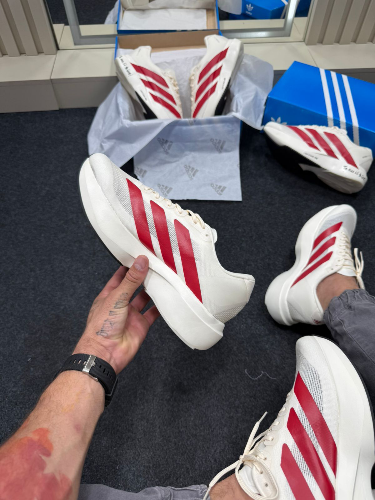 Adidas Adizero Evo SL Off White e Vermelho