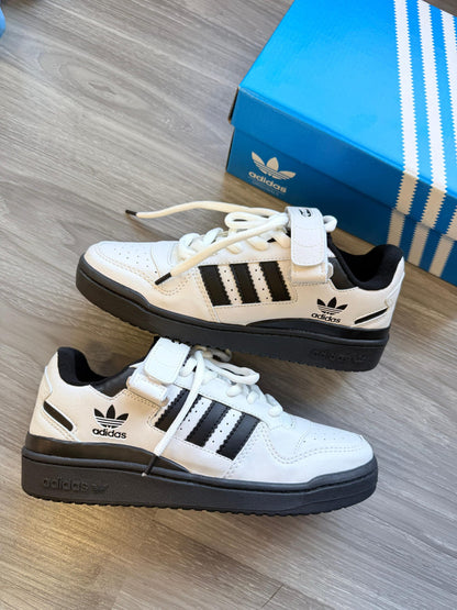 Adidas Fórum Preto e Branco Atacado