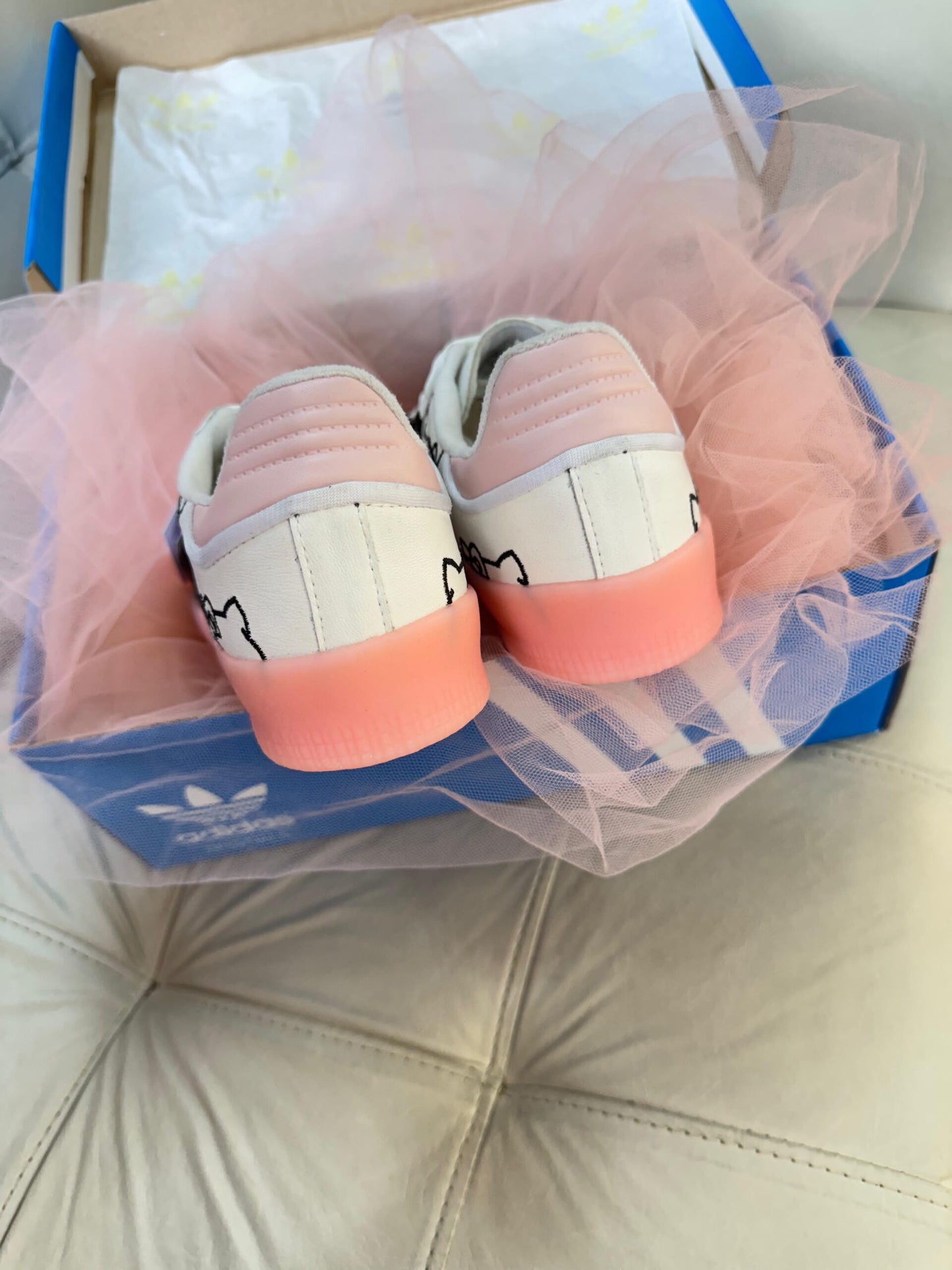 Adidas Hello Kitty x Adidas Sambae Cloud White Clear Pink