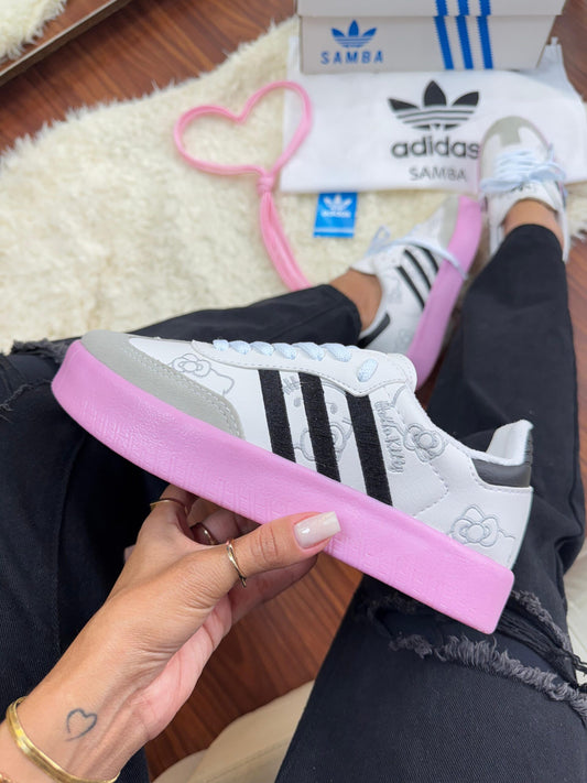 Adidas Hello Kitty x adidas Sambae Cloud White Clear Pink Frente cinza