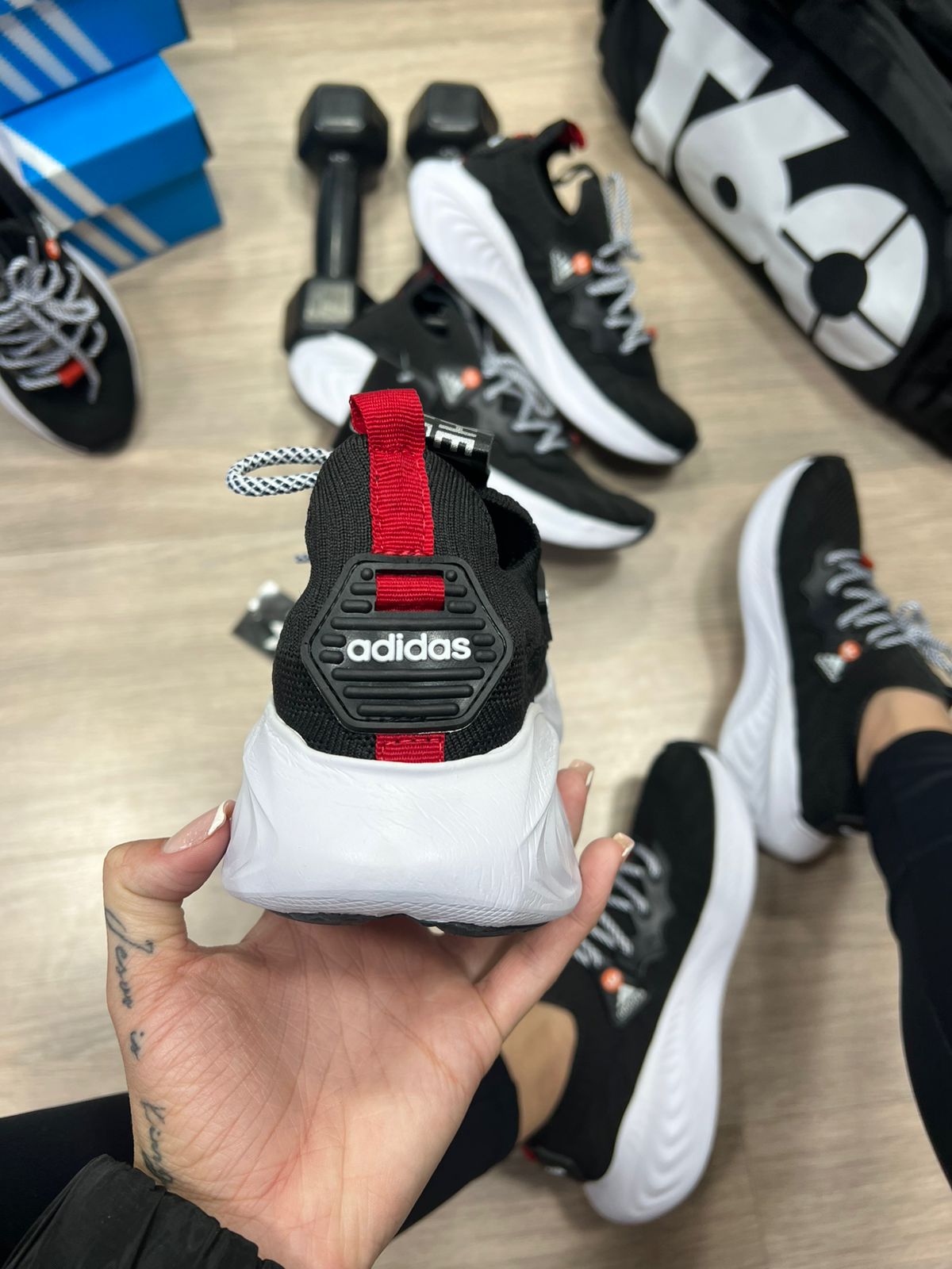 Adidas Kinit Branco e Preto Atacado