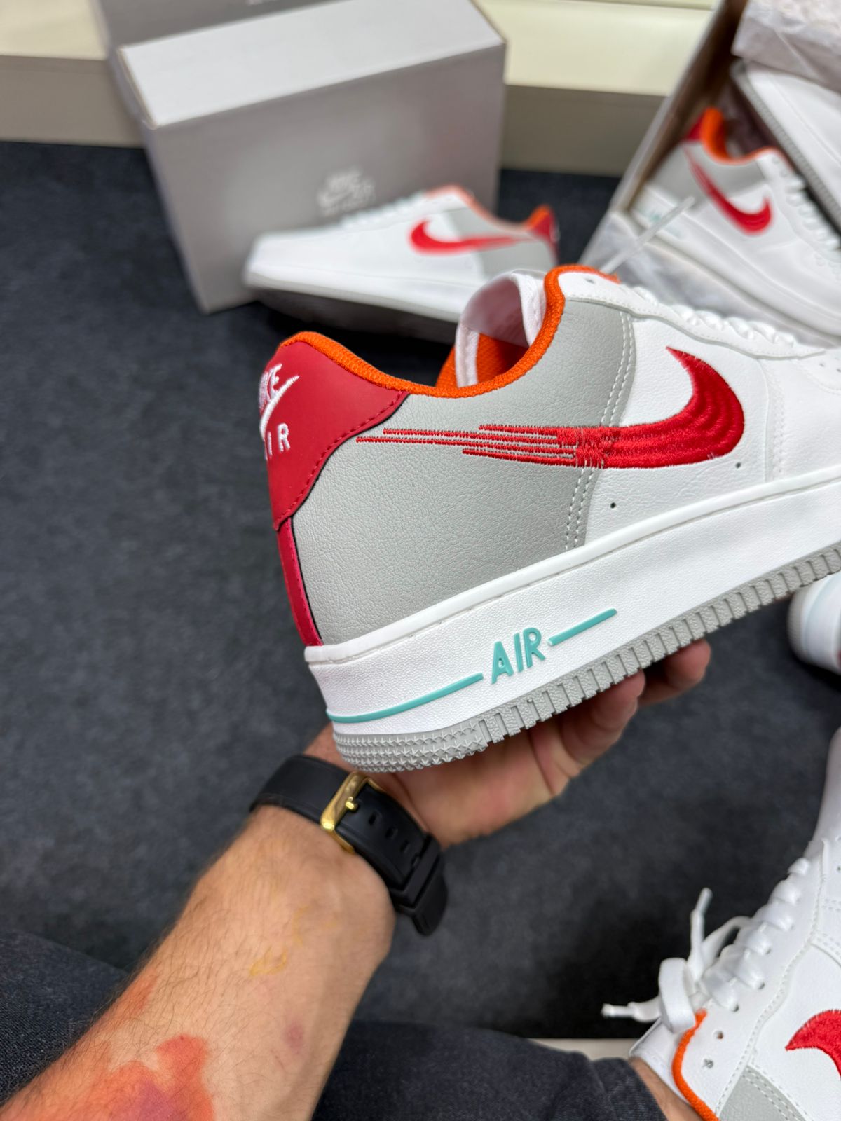 Air Force 1 Premium Branco Vermelho Laranja