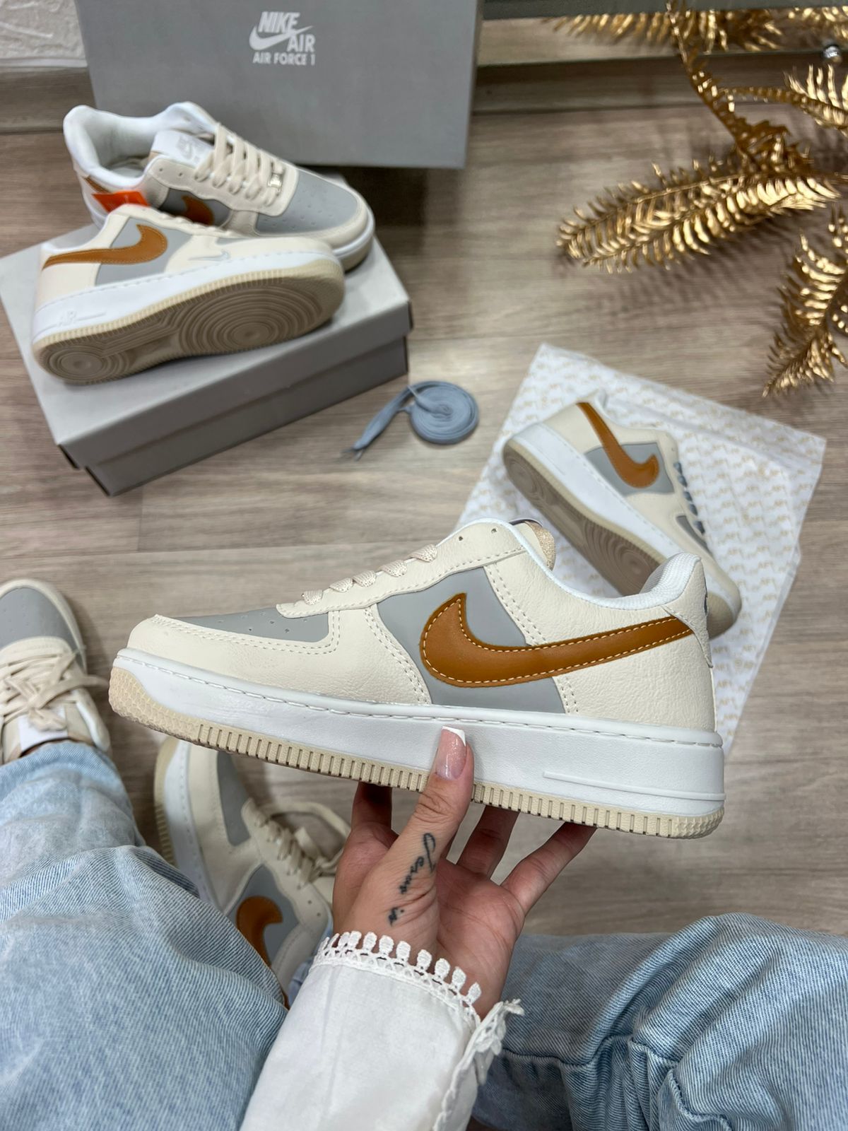 Air Force 1 Premium Branco e Marrom