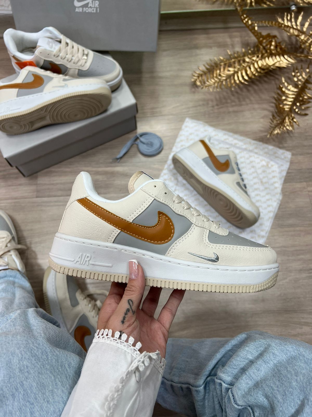 Air Force 1 Premium Branco e Marrom