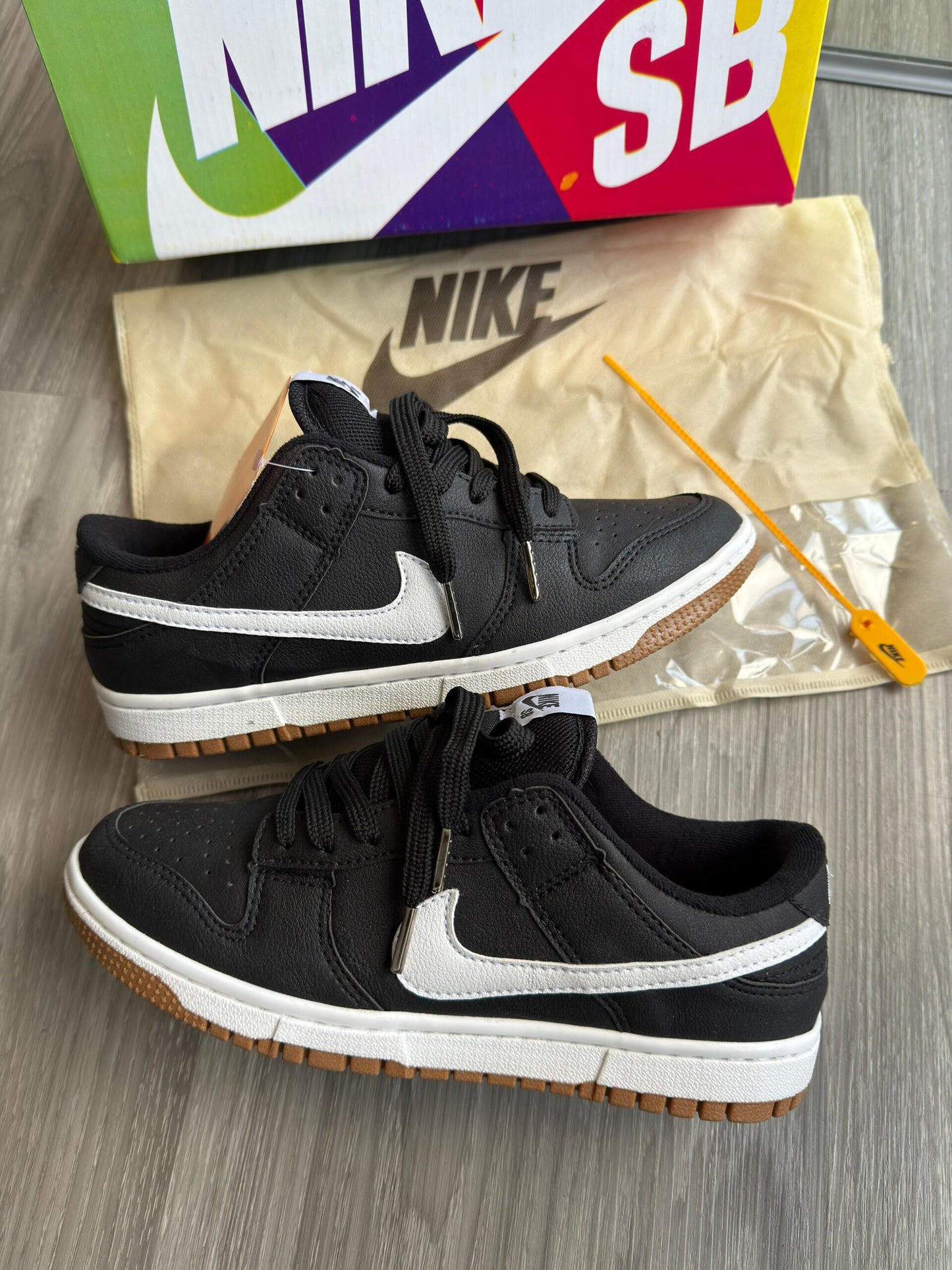 Dunk Low Pro Preto e Branco Atacado