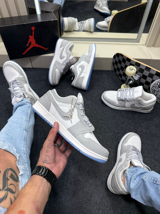 Nike Air Jordan Low Premium Branco e Cinza