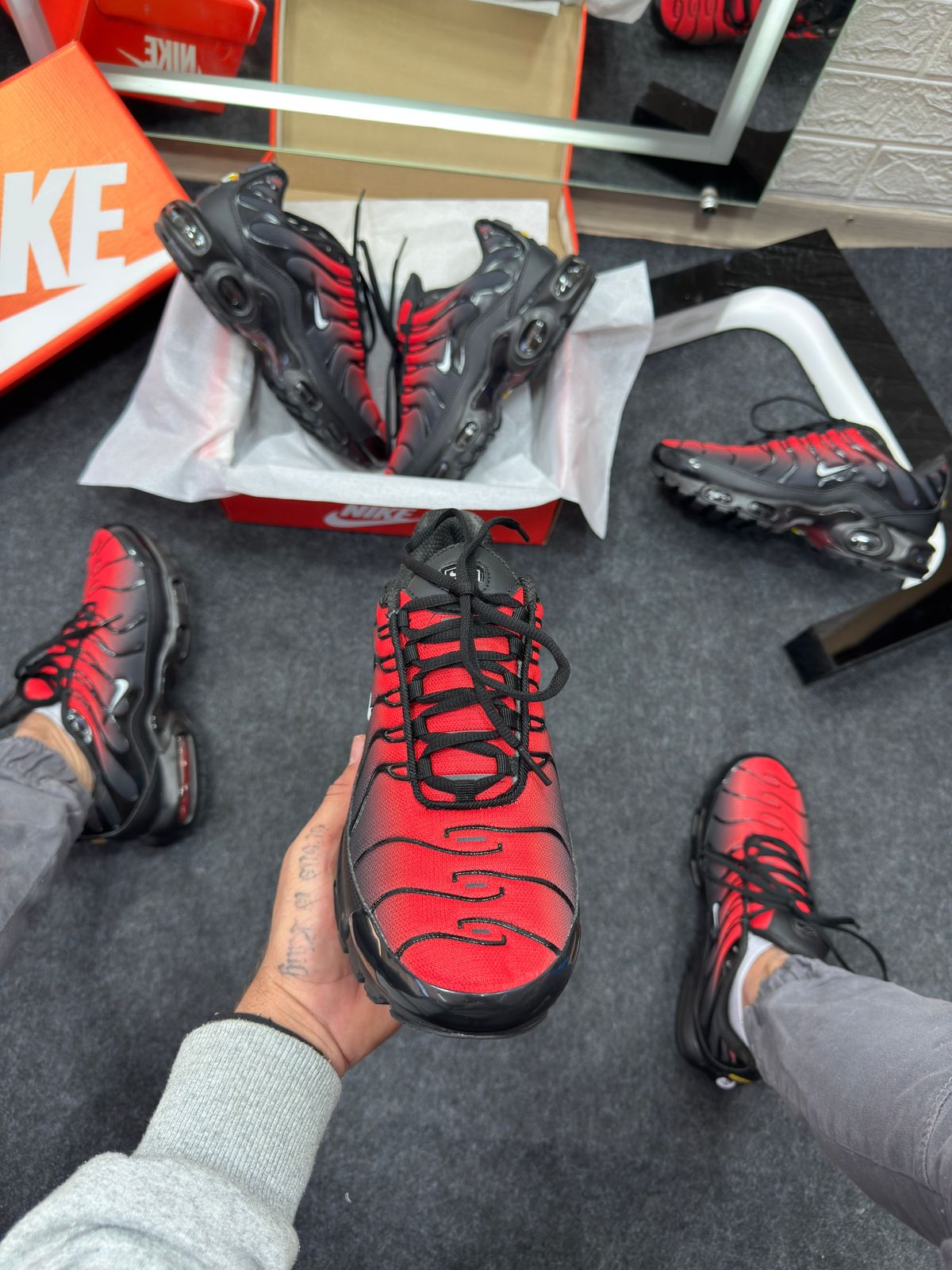 Nike Air Max TN Plus Preto e Vermelho Atacado