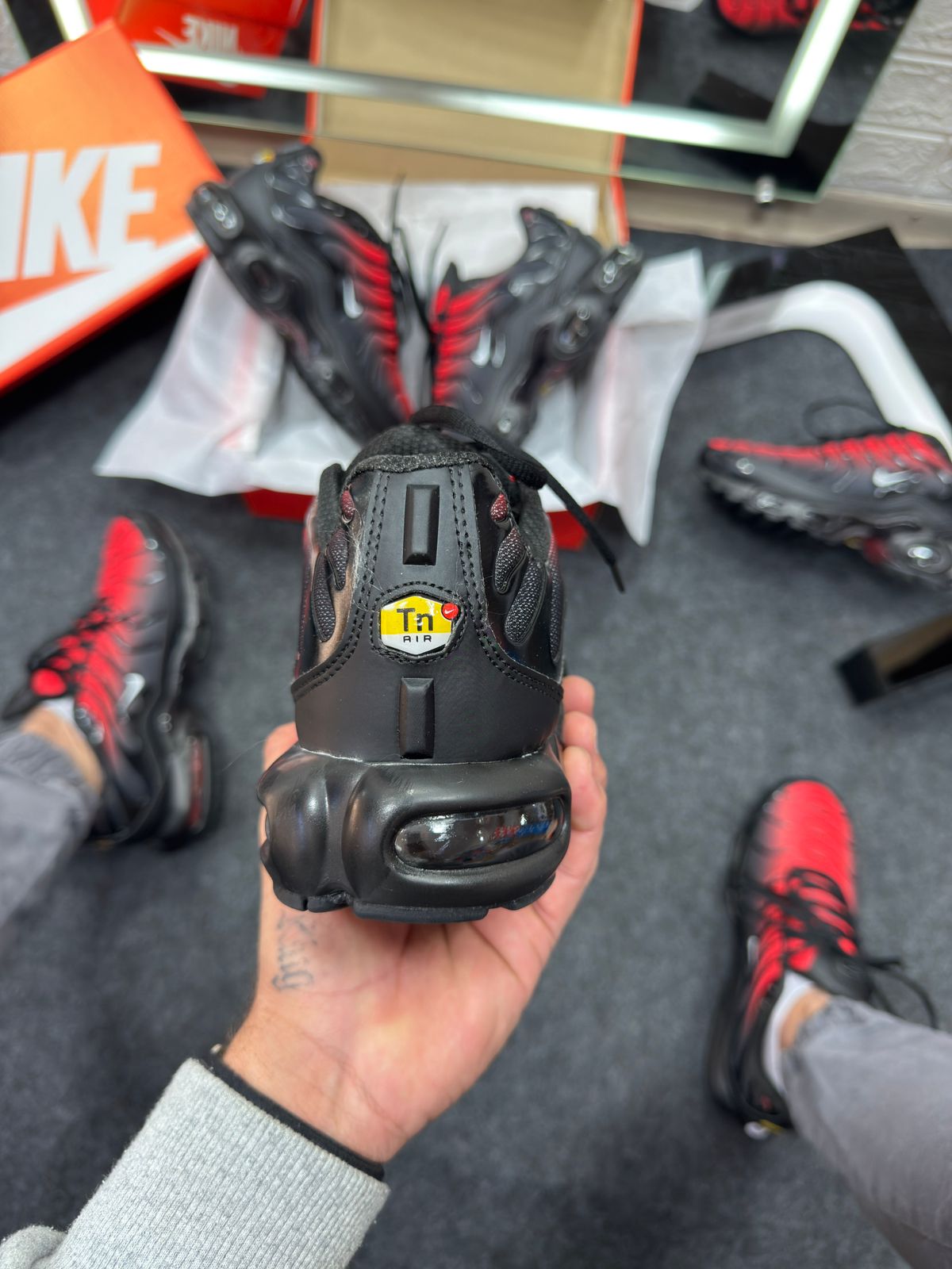 Nike Air Max TN Plus Preto e Vermelho Atacado