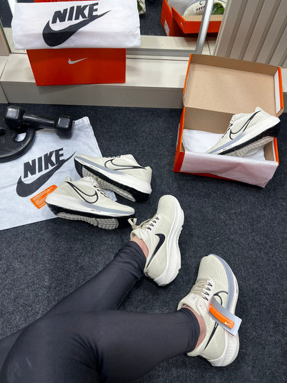 Nike Air Zoom Pegasus 39 Bege e Preto