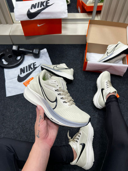 Nike Air Zoom Pegasus 39 Bege e Preto