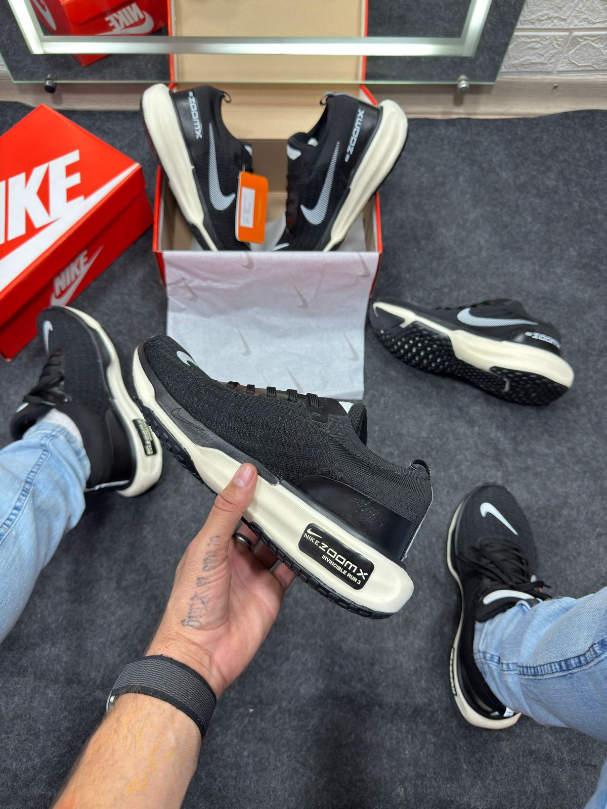 Nike Air Zoom X Invincible Run 3 Branco e Preto Atacado