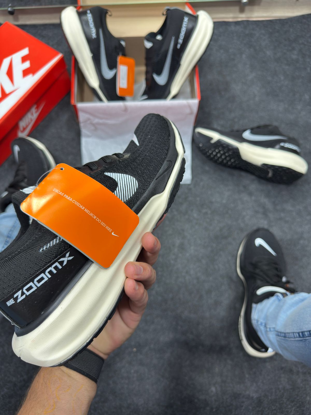 Nike Air Zoom X Invincible Run 3 Branco e Preto Atacado