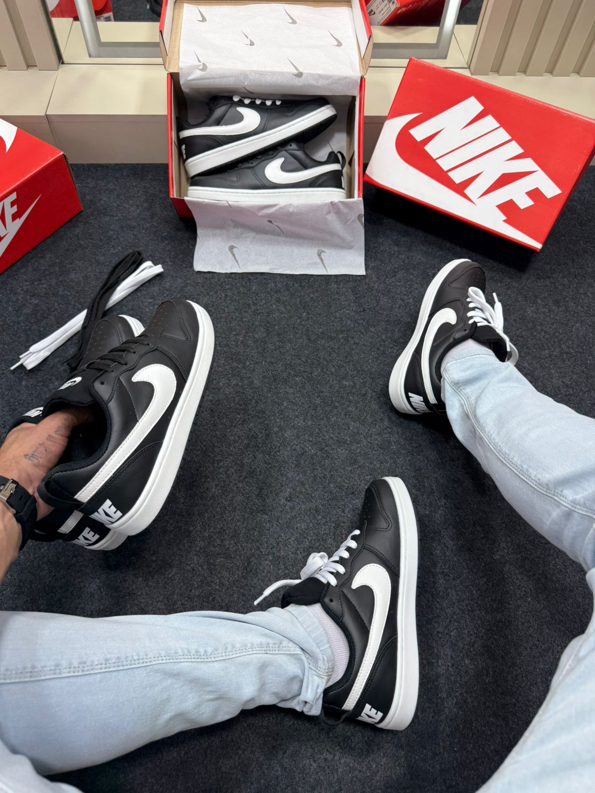 Nike Court Borough Low Preto e Branco