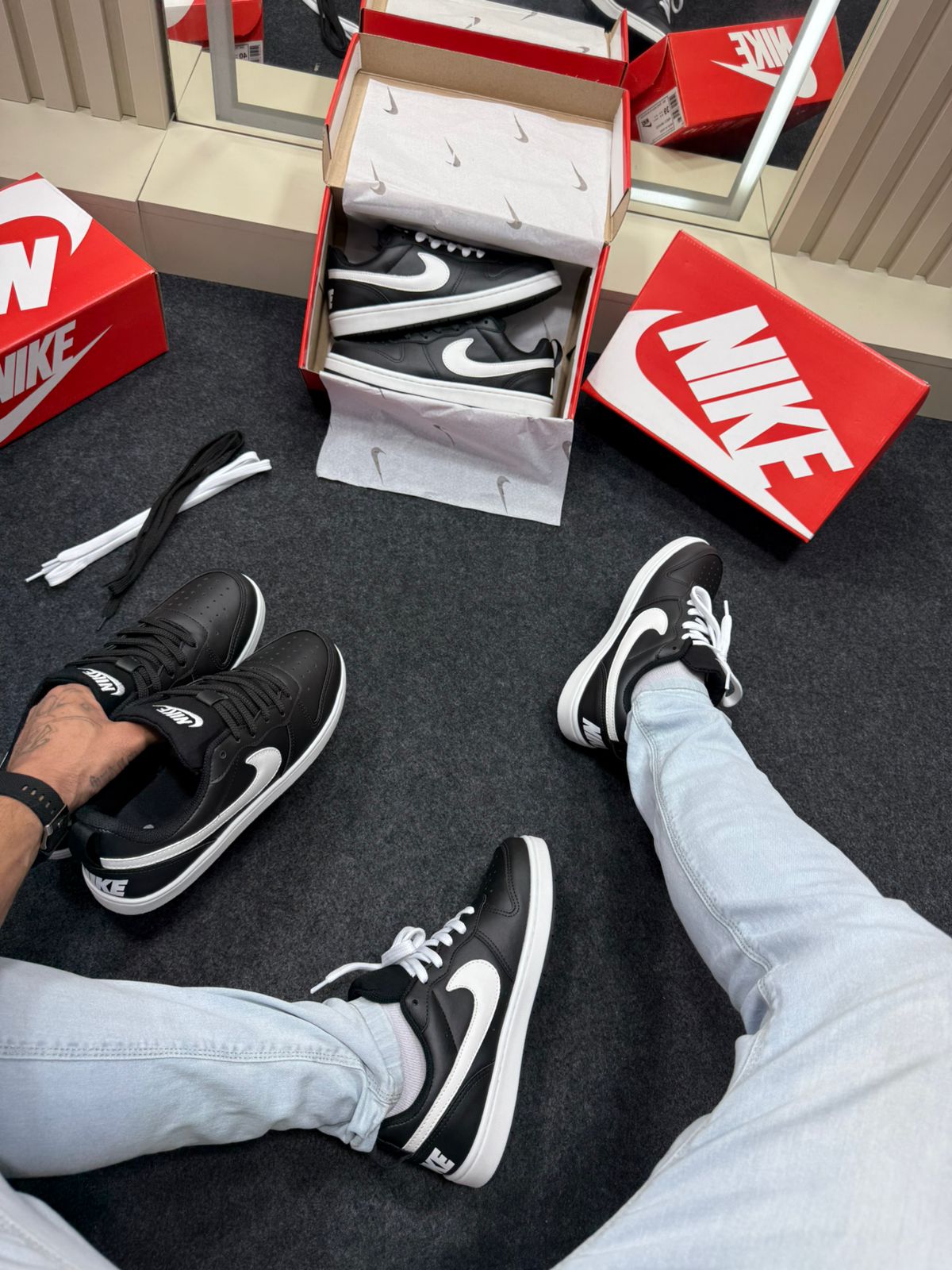 Nike Court Borough Low Preto e Branco