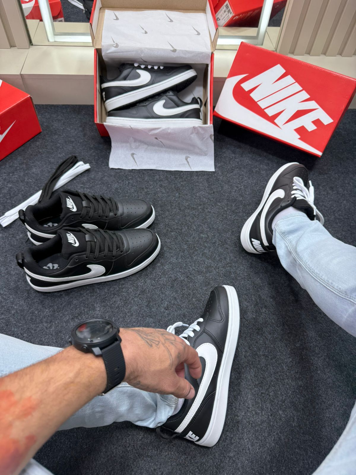 Nike Court Borough Low Preto e Branco