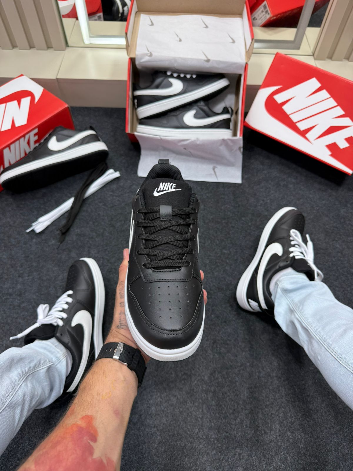 Nike Court Borough Low Preto e Branco