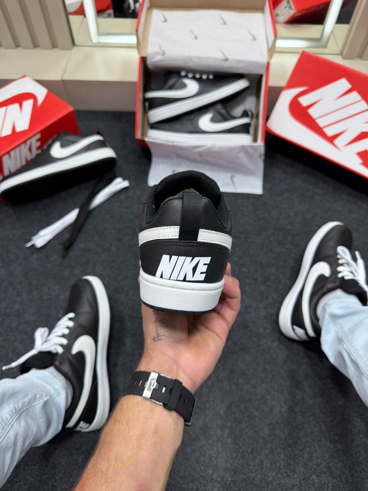 Nike Court Borough Low Preto e Branco