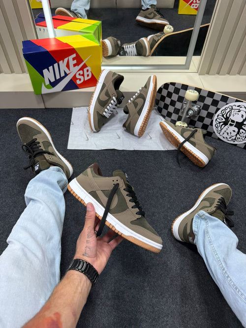 Nike Skateboarding Dunk Low Pro Verde Militar