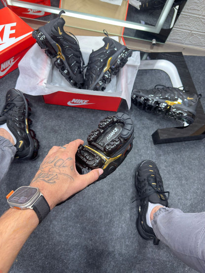 Nike Vapor Max Plus Preto e Dourado Atacado