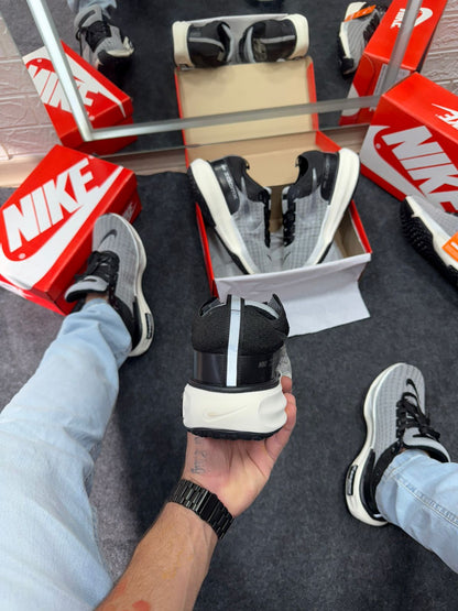 Nike ZoomX Invincible Run Prata Atacado