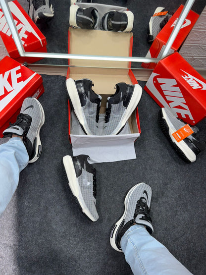 Nike ZoomX Invincible Run Prata Atacado