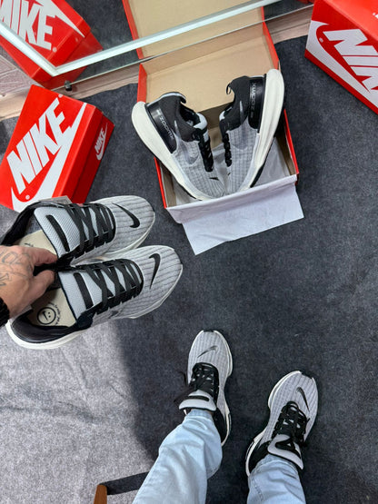 Nike ZoomX Invincible Run Prata Atacado