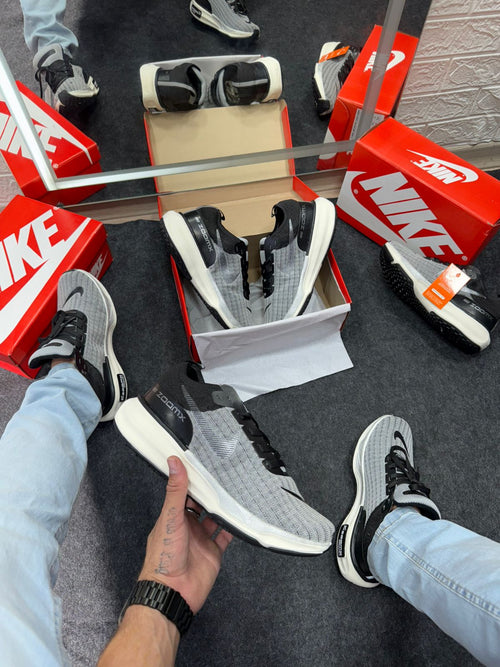 Nike ZoomX Invincible Run Prata Atacado