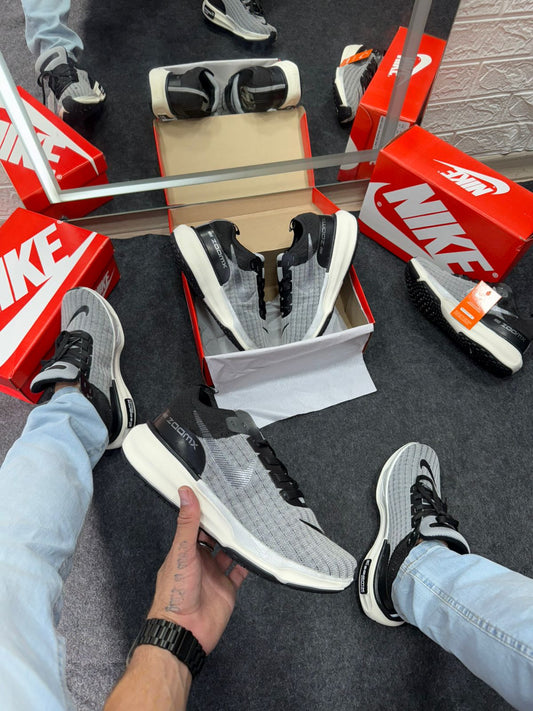 Nike ZoomX Invincible Run Prata Atacado