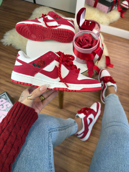 SB Dunk Valentine’s Day