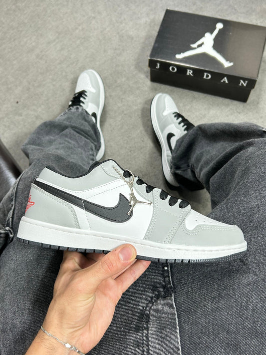 Tênis Air Jordan Low Prime Cinza e Preto