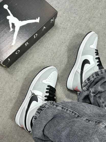 Tênis Air Jordan Low Prime Cinza e Preto