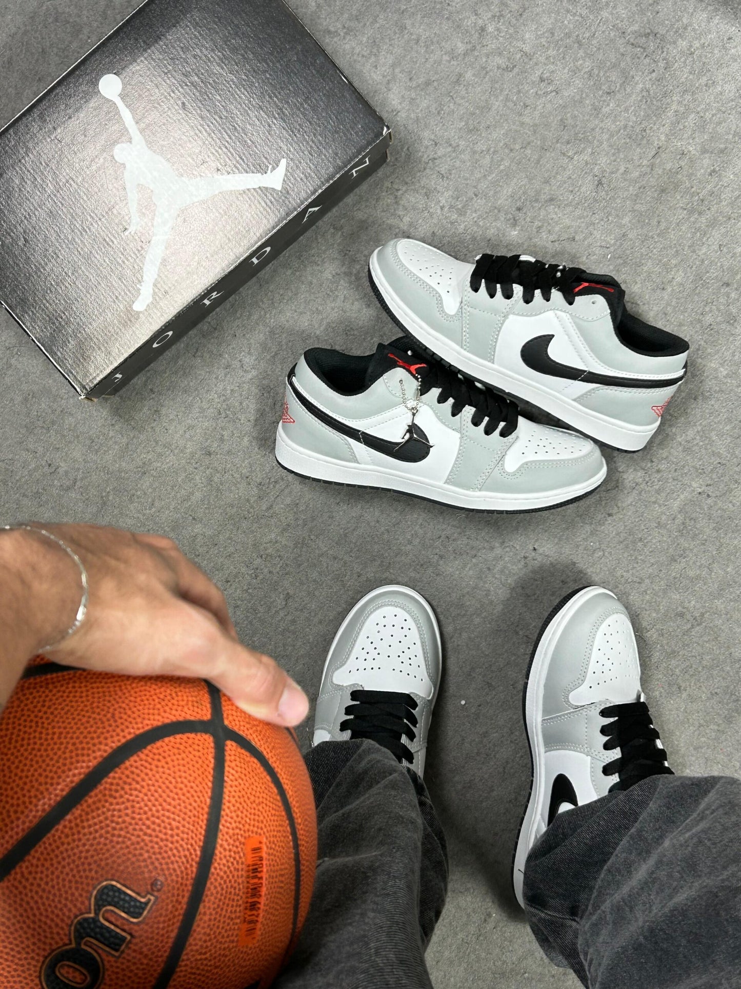 Tênis Air Jordan Low Prime Cinza e Preto