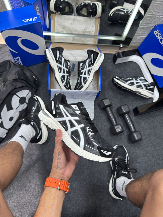 Tênis Asics Gel Venture 6 Preto e Branco Atacado