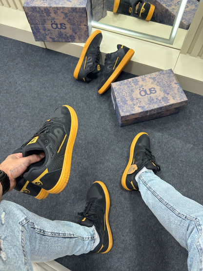 Tênis OUS Essencial Premium Preto e Dourado