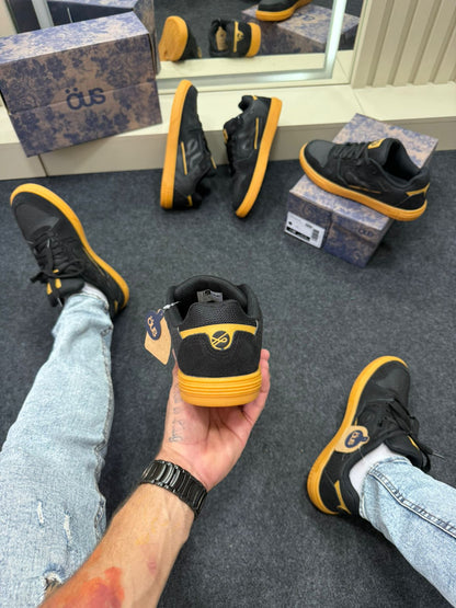 Tênis OUS Essencial Premium Preto e Dourado