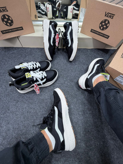 Vans Ultra Range Preto Branco