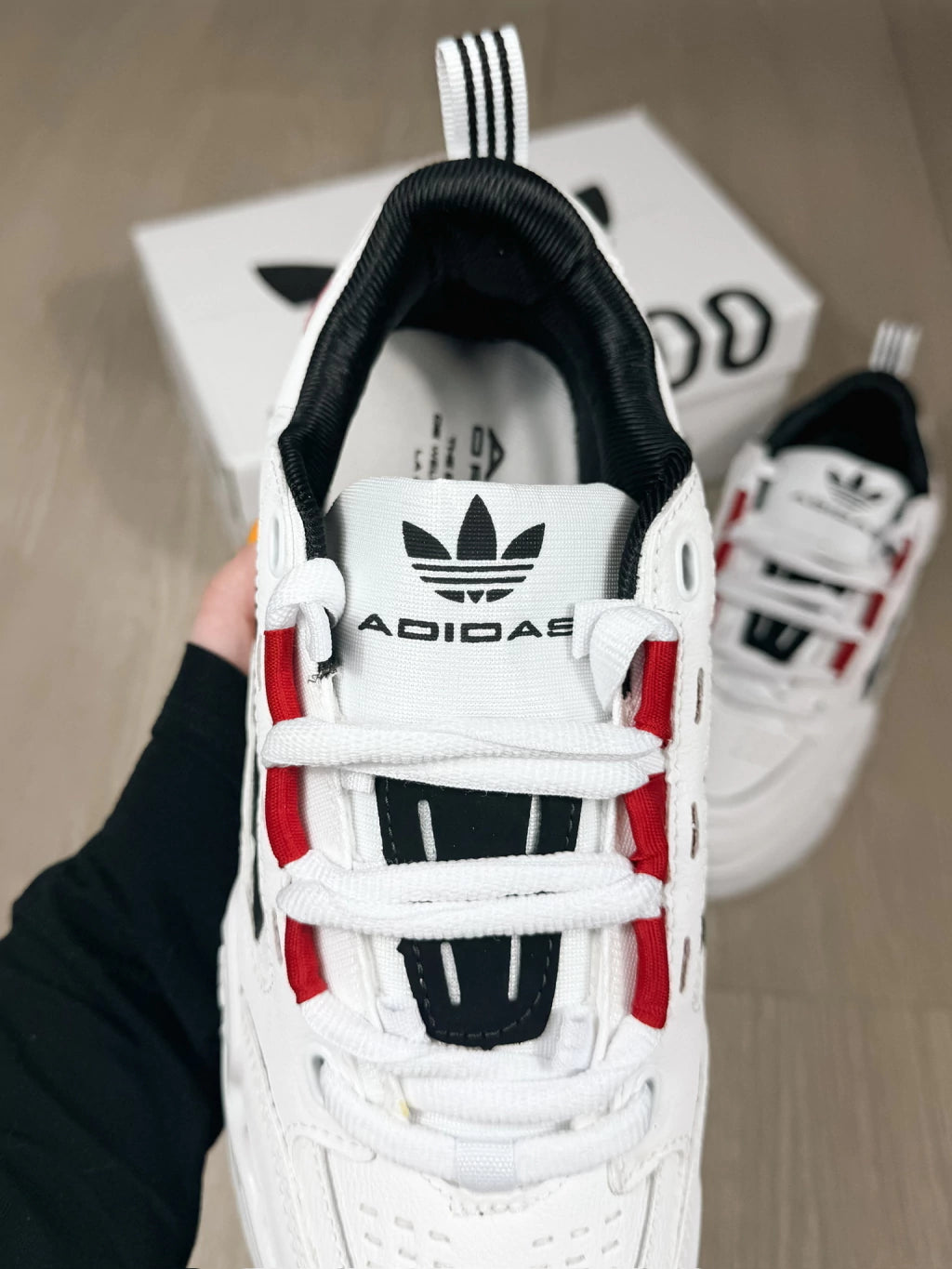 TENIS ADDS - ADI2000 BRANCO/PRETO/VERMELHO